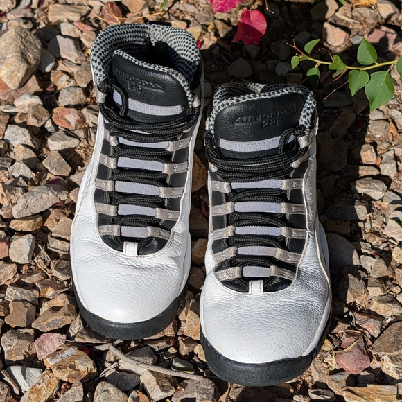 Athletic_Shoes